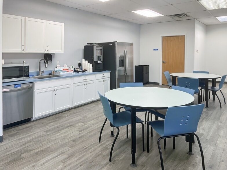 3401 Urbana Pike, Urbana, MD for lease - Building Photo - Image 3 of 8