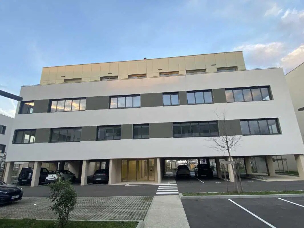 Office in Dardilly for lease Building Photo- Image 1 of 6