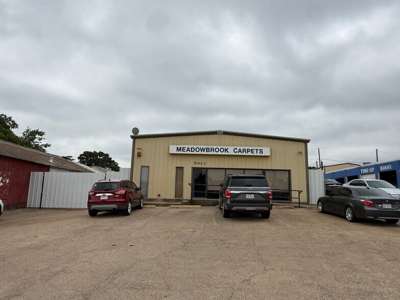 5928 E Lancaster Ave, Fort Worth, TX à louer - Photo du bâtiment - Image 2 de 17