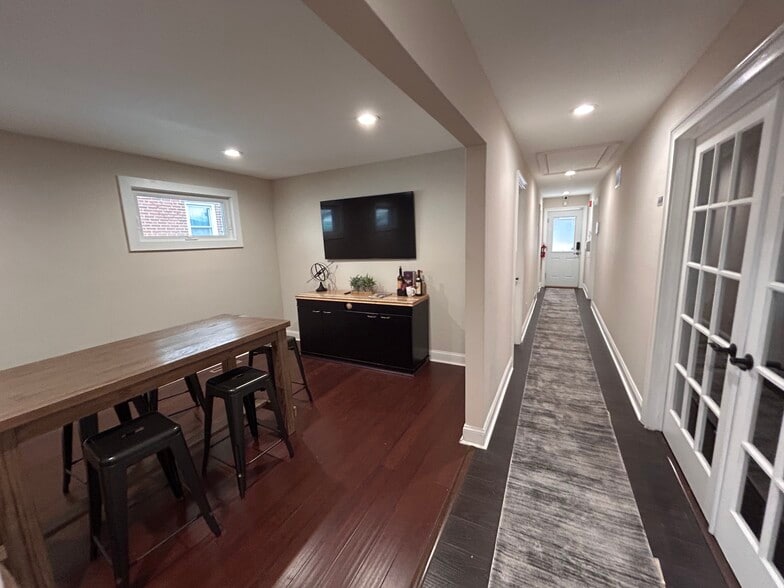 513 N Black Horse Pike, Runnemede, NJ for sale - Interior Photo - Image 3 of 6