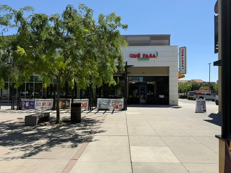 3115 E Campus Pointe Dr, Fresno, CA for lease - Building Photo - Image 2 of 19