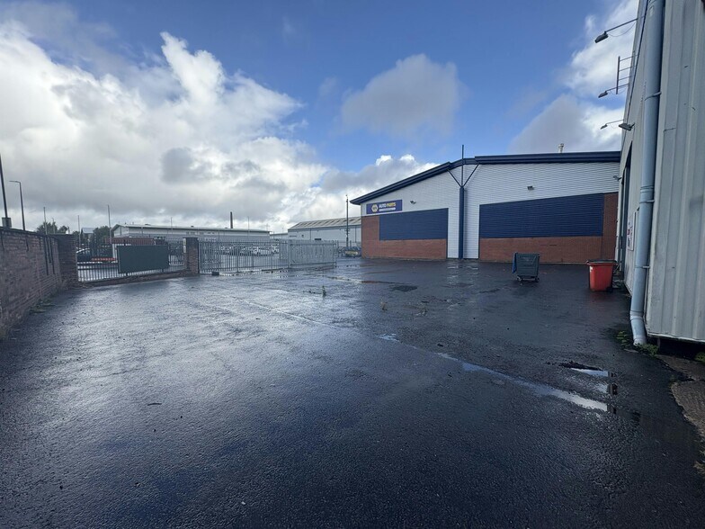 Mosley Rd, Manchester à louer - Photo du bâtiment - Image 2 de 7