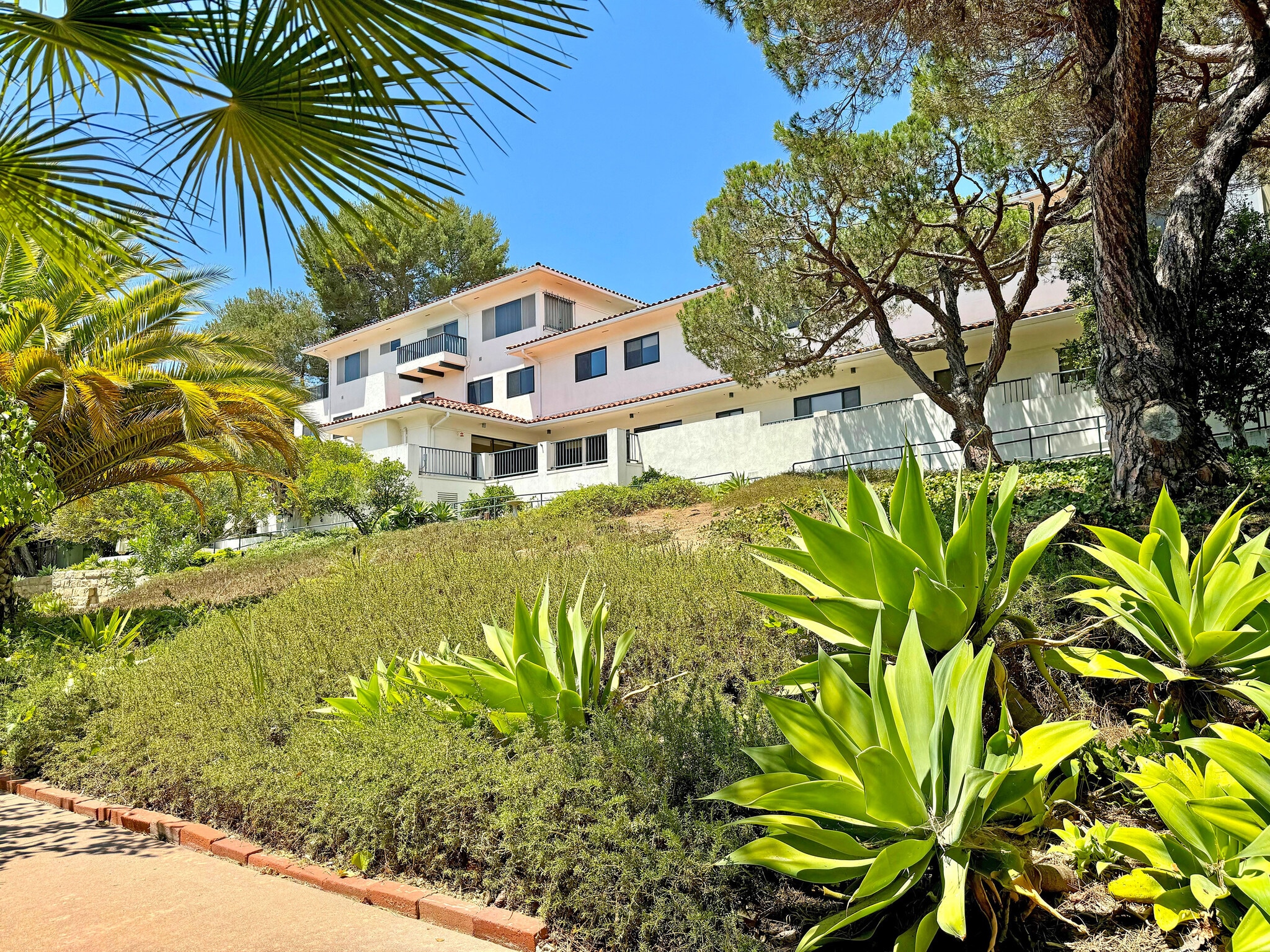 1621 Grand Ave, Santa Barbara, CA for sale Primary Photo- Image 1 of 29