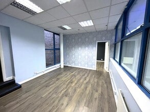 10 Bradley St, Manchester for lease Interior Photo- Image 2 of 4