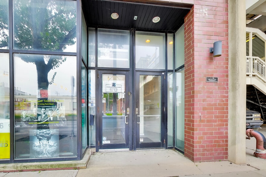 1805 W Irving Park Rd, Chicago, IL for sale - Building Photo - Image 2 of 2