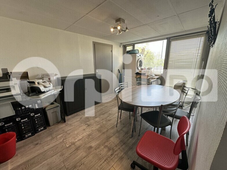 Office in Rillieux La Pape for sale - Interior Photo - Image 2 of 5