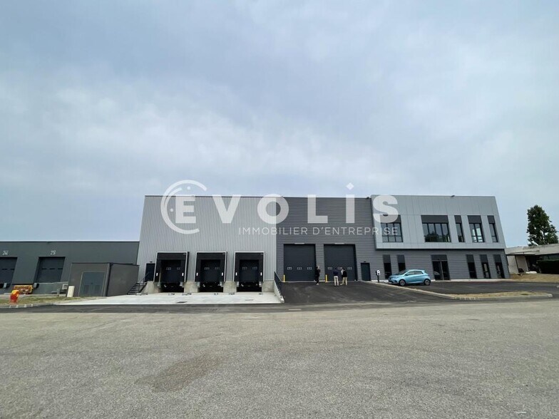 Flex in Corbas for lease - Building Photo - Image 1 of 40