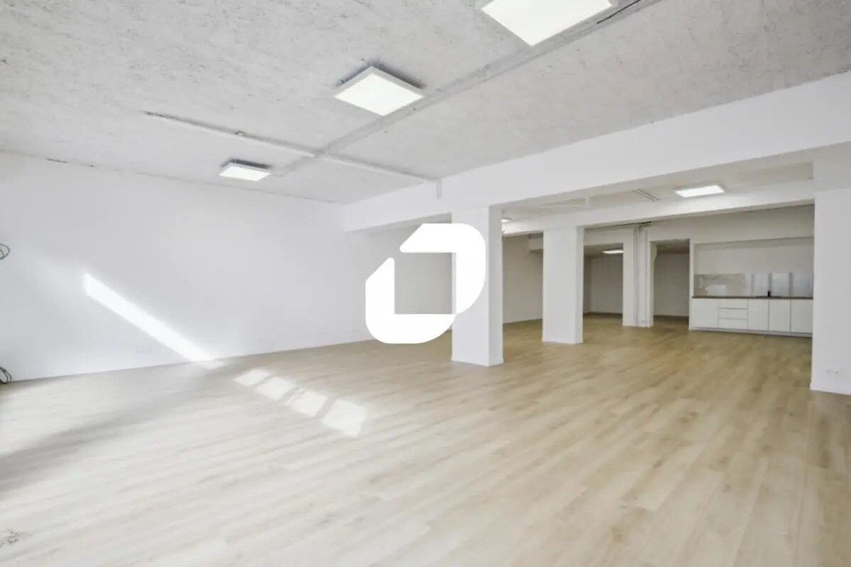 Office in Paris for sale Interior Photo- Image 1 of 12