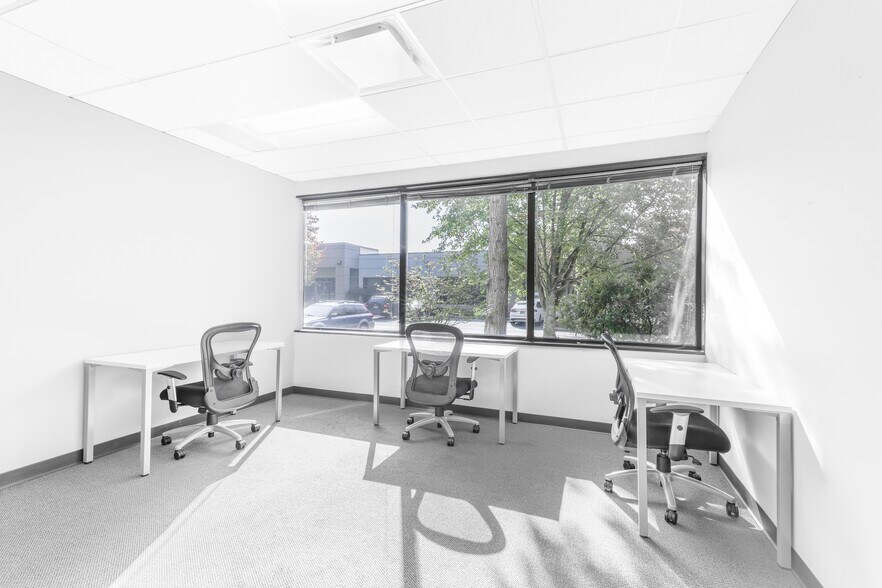 11335 NE 122nd Way, Kirkland, WA à louer - Photo intérieure - Image 2 de 12