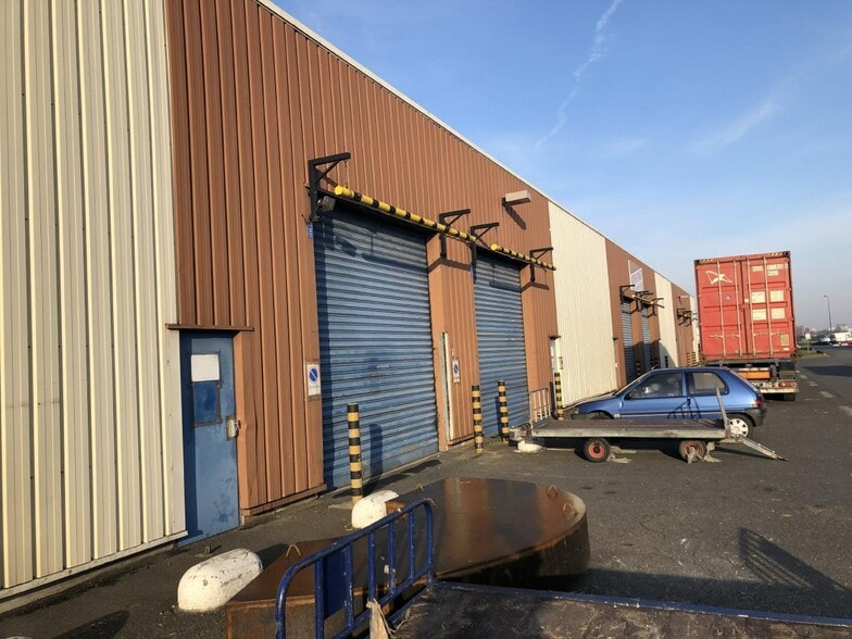 Flex in Paray-Vieille-Poste for lease - Building Photo - Image 1 of 4
