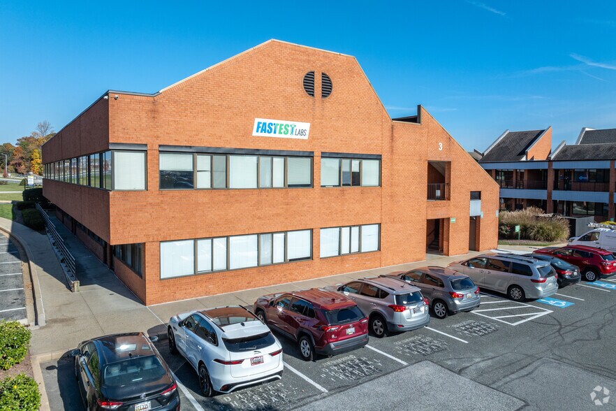 7923 Honeygo Blvd, Baltimore, MD à louer - Photo du bâtiment - Image 2 de 12