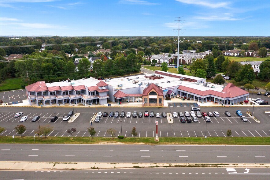 485 Georges Rd, Dayton, NJ à louer - Photo du bâtiment - Image 1 de 11
