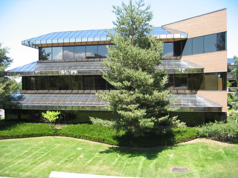 9085 E Mineral Cir, Centennial, CO à vendre - Photo principale - Image 1 de 35