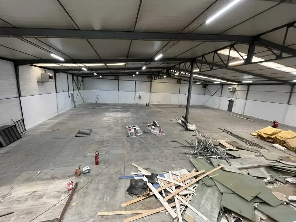 Local d'activités dans Morangis à vendre Photo intérieure- Image 1 de 2