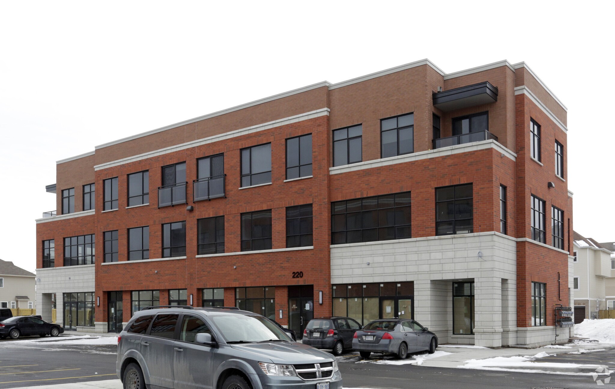 220 Kennevale Dr, Ottawa, ON à vendre Photo principale- Image 1 de 1