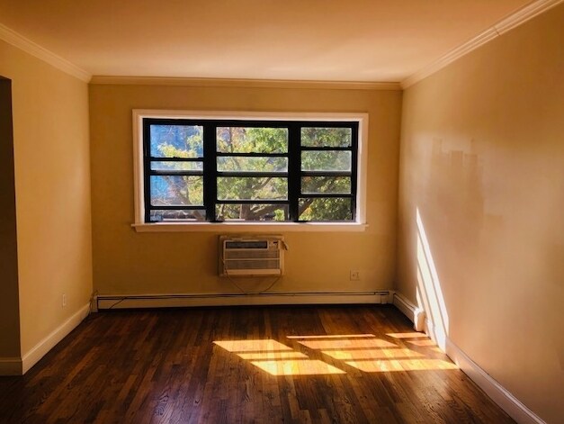 4287 Main St, Flushing, NY à vendre - Photo intérieure - Image 2 de 10