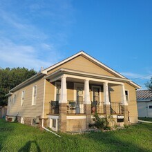 824 N 8th St, Lincoln, NE for lease Building Photo- Image 2 of 9