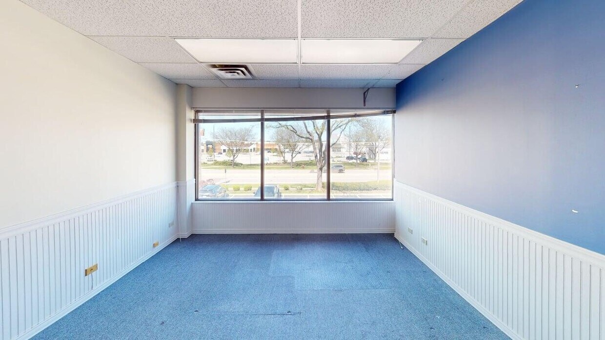 805-815 E Rand Rd, Arlington Heights, IL for lease Interior Photo- Image 1 of 7