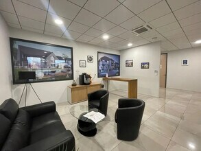 Bureau dans Bussy-Saint-Martin à louer Photo intérieure- Image 1 de 6