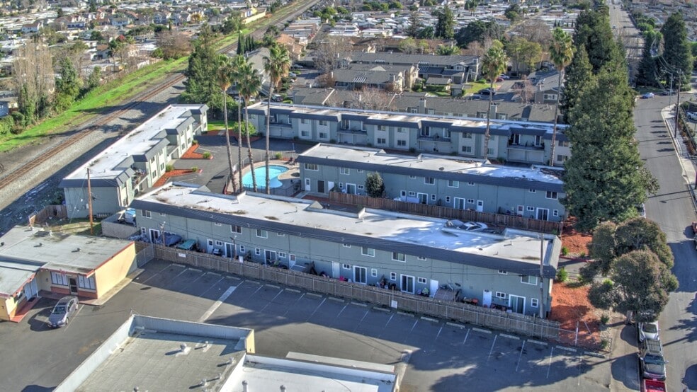 28222 Lustig Ct, Hayward, CA à vendre - Photo du bâtiment - Image 3 de 26