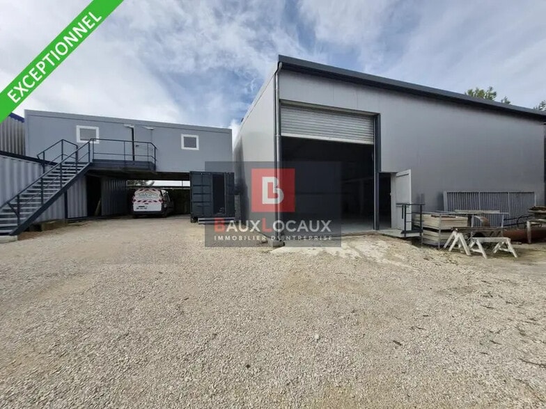 Flex in Martigues for lease - Building Photo - Image 1 of 9