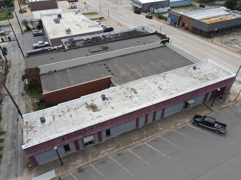 628 4th St, Healdton, OK à vendre - Photo du bâtiment - Image 2 de 23