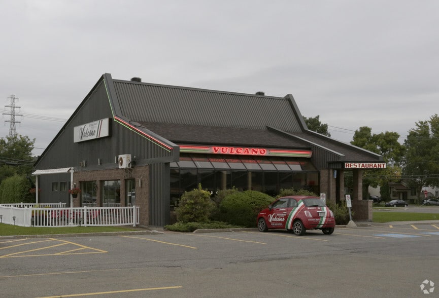 327 Montée des Pionniers, Terrebonne, QC for lease - Building Photo - Image 1 of 3