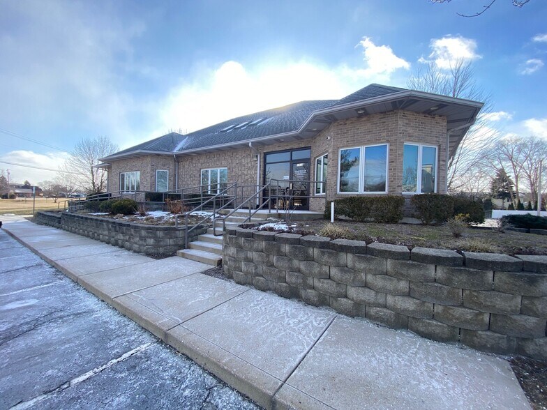 1515 W 45th Ave, Griffith, IN à louer - Photo du bâtiment - Image 2 de 6