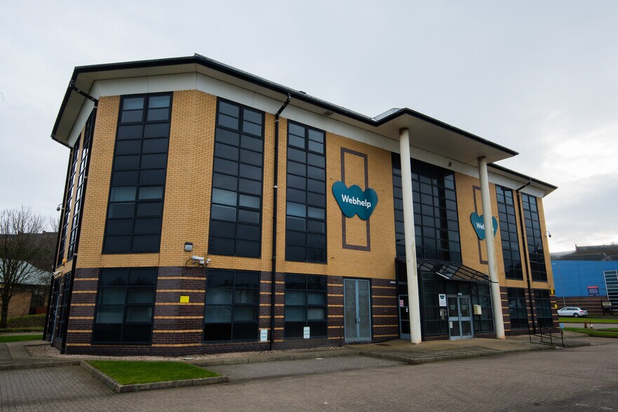 1 Arthur St, Greenock à louer - Photo du bâtiment - Image 2 de 58