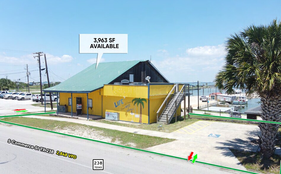 206 S Commerce St, Port Lavaca, TX à vendre - Photo du bâtiment - Image 2 de 9