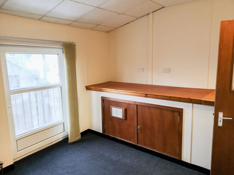 59-60 Derby Sq, Douglas, IOM IM1 3LP - Unit 59-60 -  - Interior Photo - Image 1 of 11