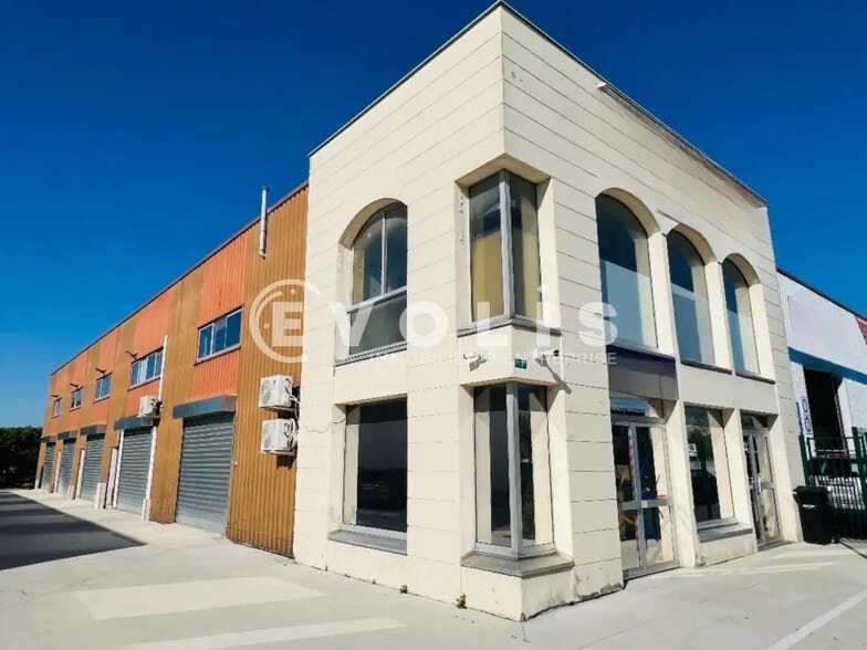 Office in Roissy-en-Brie for lease - Building Photo - Image 3 of 7