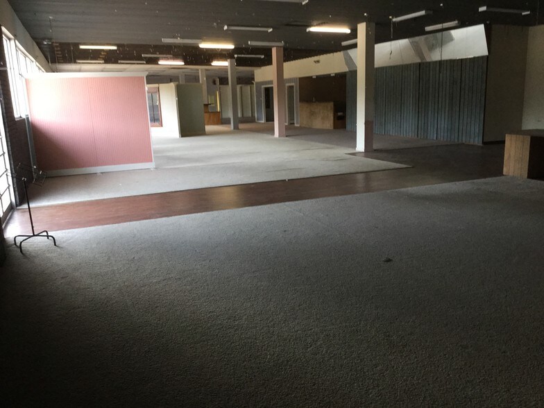 304 W 70th St, Shreveport, LA for lease - Interior Photo - Image 2 of 12