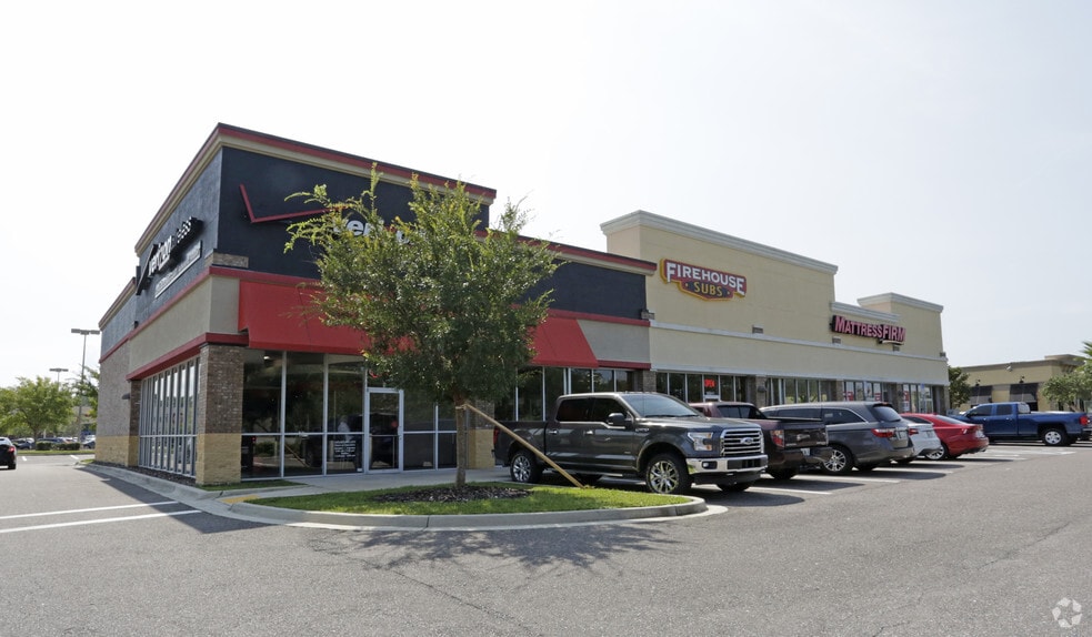 6331 Roosevelt Blvd, Jacksonville, FL for lease - Primary Photo - Image 1 of 6