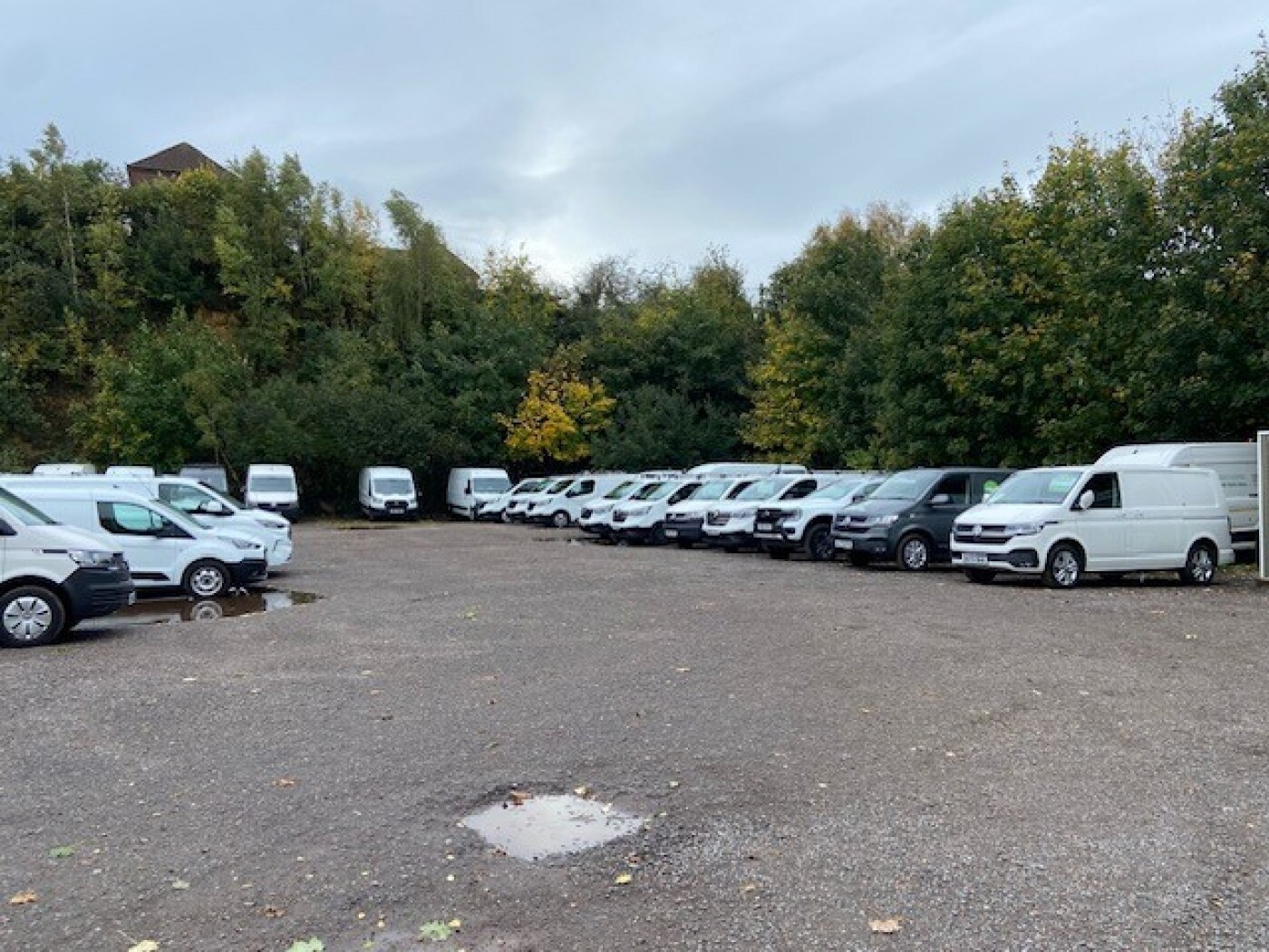 Rear Compound, Glebeland Centre, Vincent Lane, Dorking à louer Photo principale- Image 1 de 4