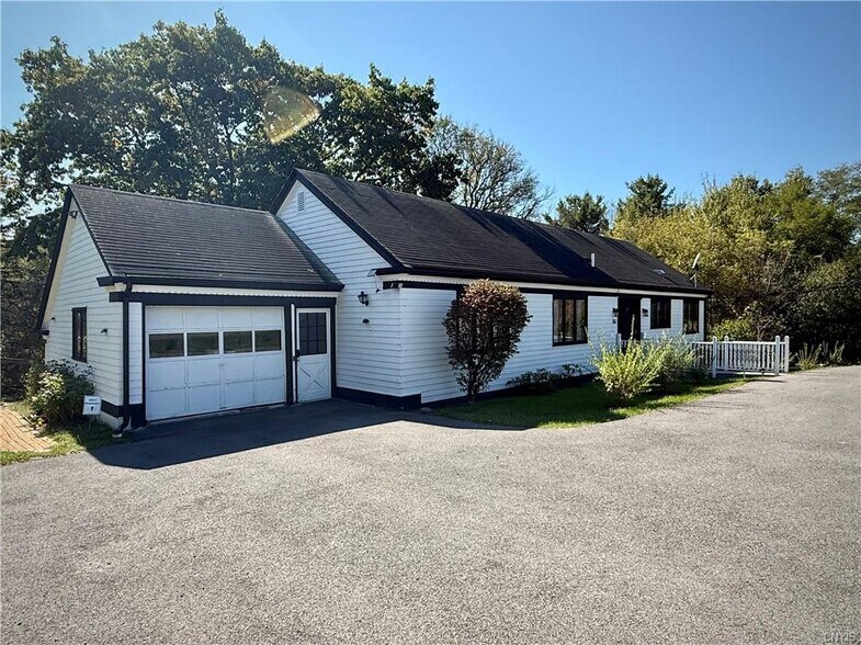 163 Ridge Rd, Lansing, NY à vendre - Photo du bâtiment - Image 2 de 34