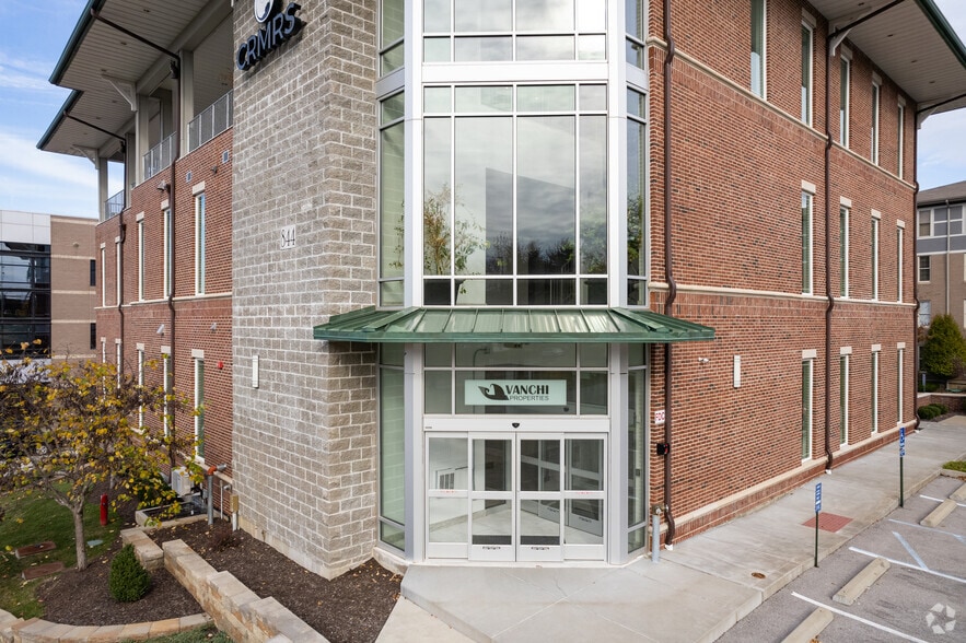 844 N New Ballas Ct, Saint Louis, MO for lease - Building Photo - Image 3 of 4