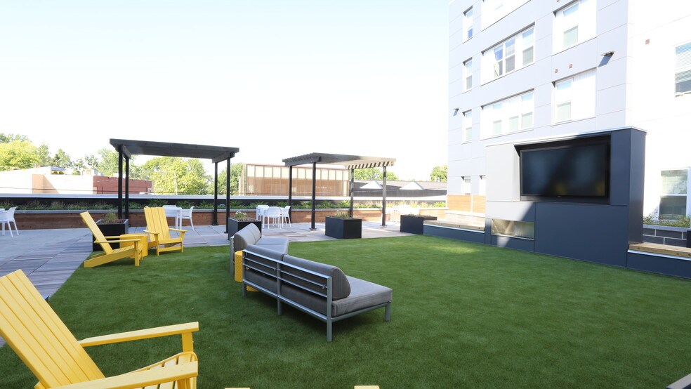 1400 N High St, Columbus, OH à louer - Photo du bâtiment - Image 2 de 59