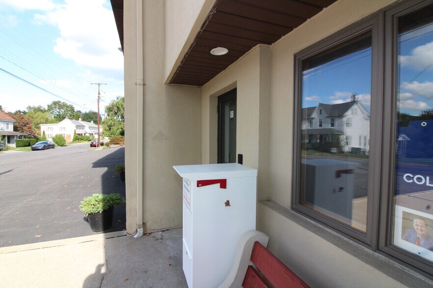91 Brunswick Ave, Bloomsbury, NJ à louer - Photo du bâtiment - Image 2 de 5