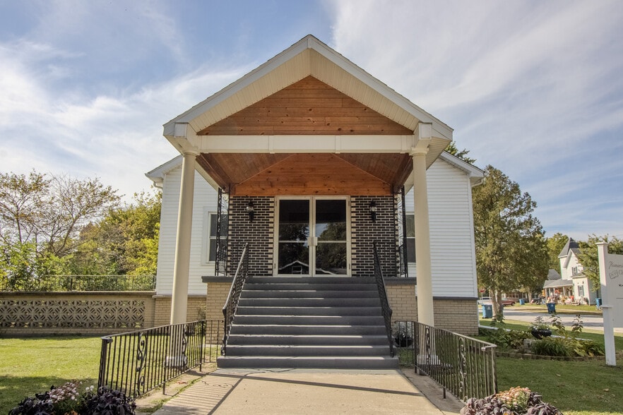 207 N Prettyman St, Knox, IN for sale - Primary Photo - Image 2 of 14