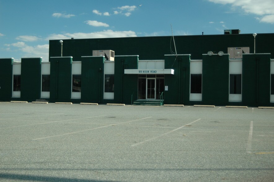 99 Hook Rd, Bayonne, NJ à louer - Photo du bâtiment - Image 2 de 8