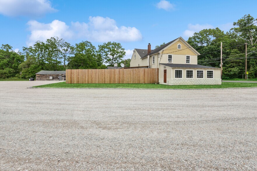 2647 Montauk Hwy, Brookhaven, NY à vendre - Photo du bâtiment - Image 3 de 15