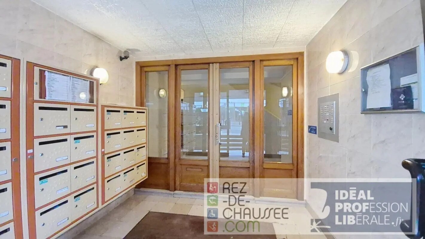 Bureau dans Montreuil à vendre Photo du bâtiment- Image 1 de 14