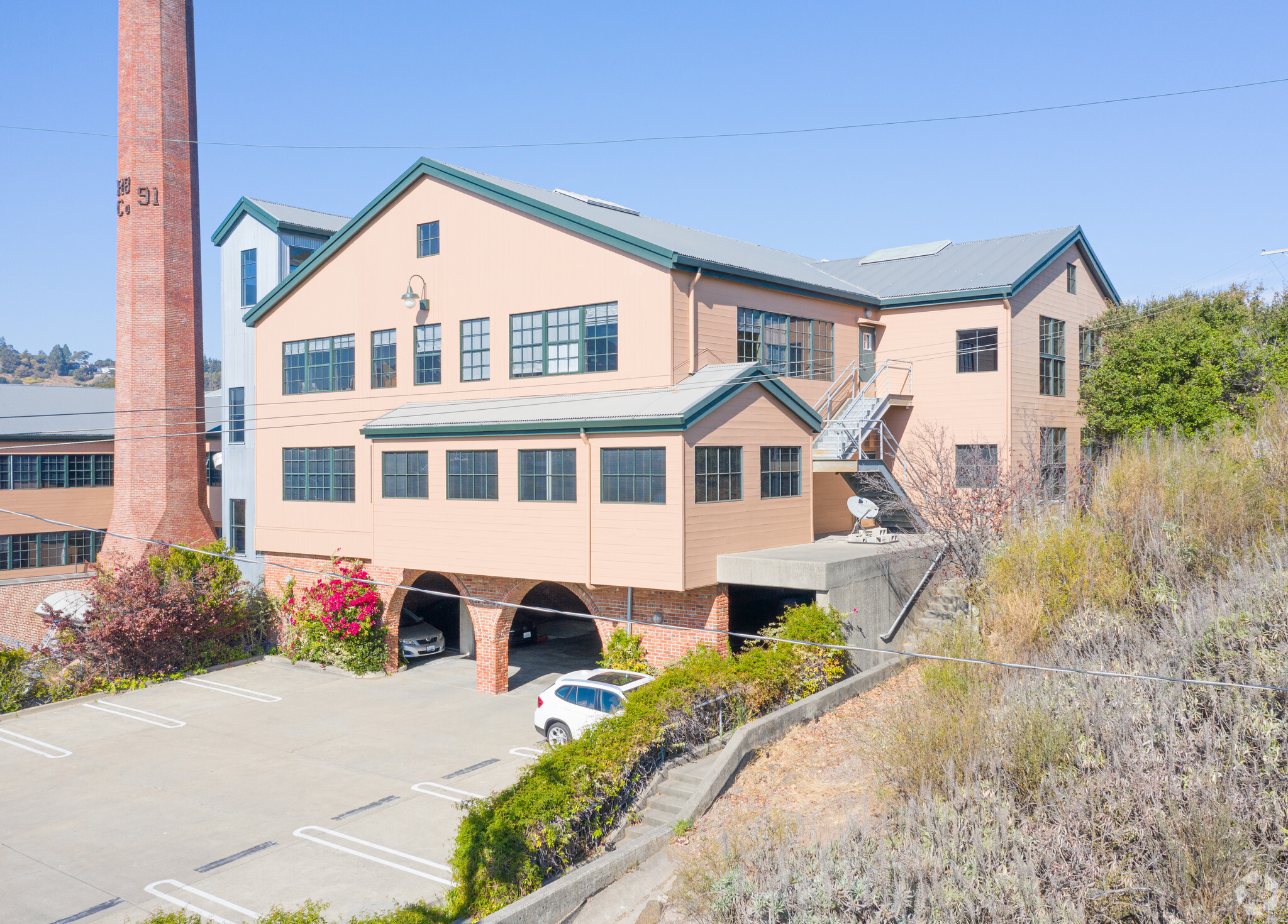 125 E Sir Francis Drake Blvd, Larkspur, CA for lease Building Photo- Image 1 of 7