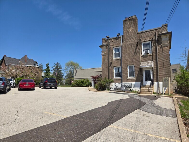 362-372 E Main St, Collegeville, PA à louer - Photo du bâtiment - Image 3 de 17