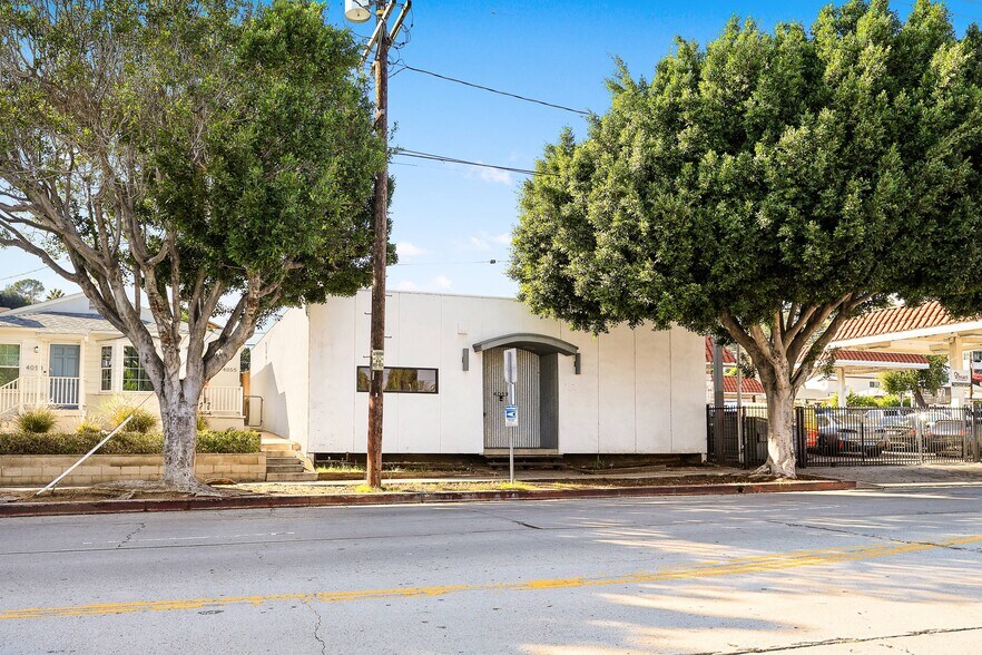 4059 Verdugo Rd, Los Angeles, CA à vendre - Photo du bâtiment - Image 3 de 8