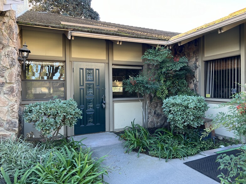 2021 Sperry Ave, Ventura, CA for lease - Building Photo - Image 3 of 21