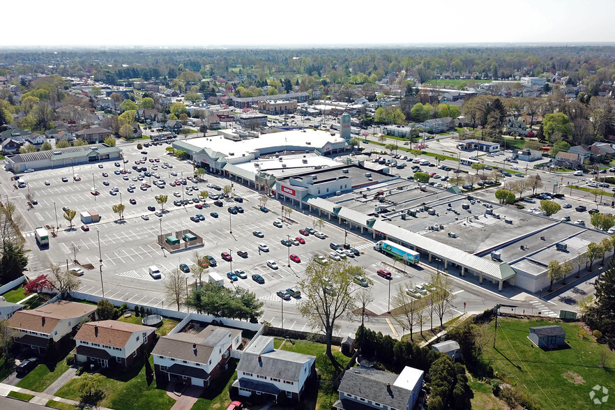 West Chester Pike, Havertown, PA à louer - Photo du bâtiment - Image 1 de 12