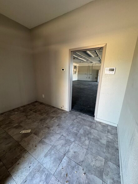17648 N 32nd St, Phoenix, AZ à louer - Photo du bâtiment - Image 3 de 10