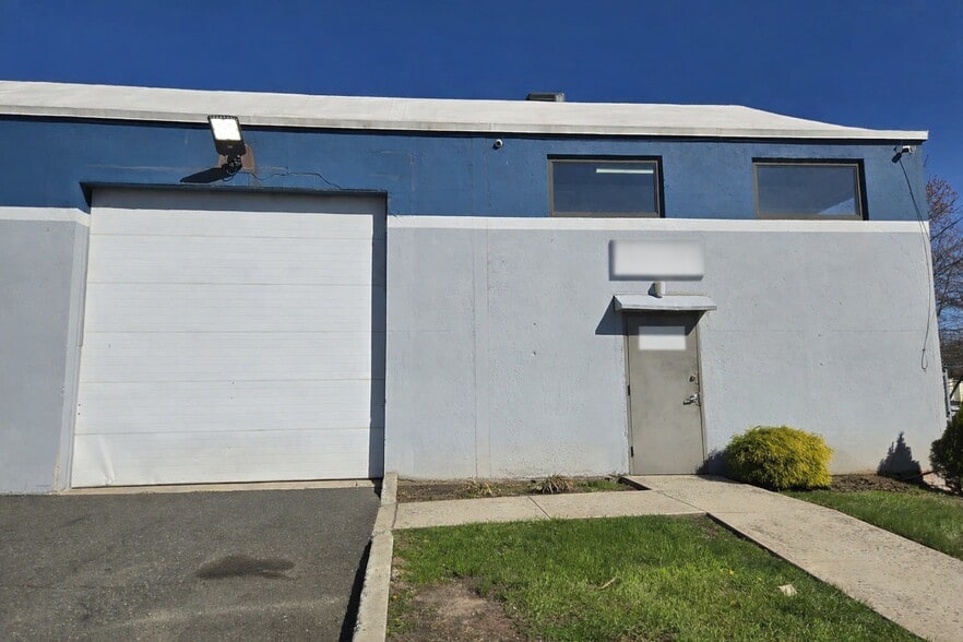 25 E Kearney St, Bridgewater, NJ for lease - Primary Photo - Image 1 of 6